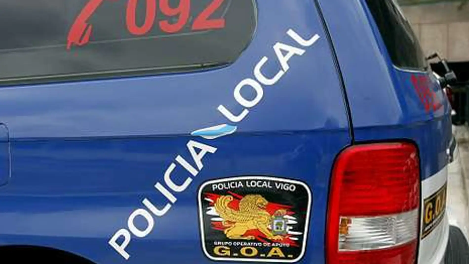 Los agentes han detenido a la hija de la mujer acusada de un presunto delito de violencia en el ámbito familiar.