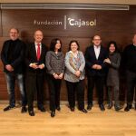 Lola Villar (tercera por la izquierda) junto a los convocantes del premio / Foto: Manuel Olmedo