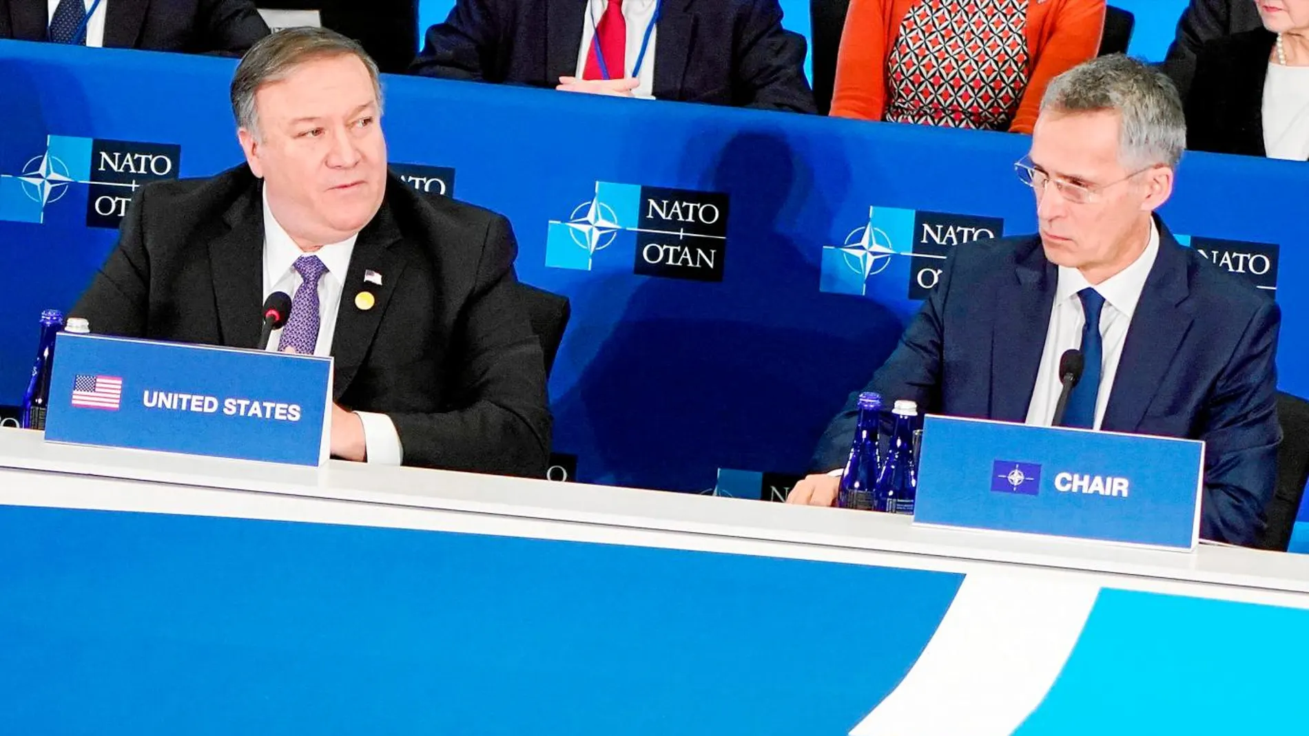 El secretario de Estado de EE UU, Mike Pompeo, y el secretario general de la OTAN, Jens Stoltenberg, ayer, en la cumbre de Washington / Reuters