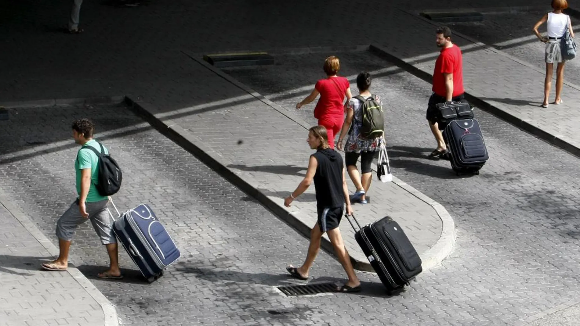 Récord de 32,8 millones de turistas extranjeros hasta junio, un 11,7 % más