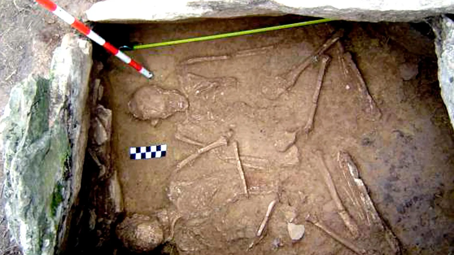 Cámara sepulcral neolítiaca hallada en la localidad barcelonesa de Capolat
