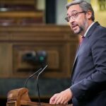 El portavoz Popular, Víctor Martínez, pidió ayer en el Congreso el debate de una reforma de aforados nacional