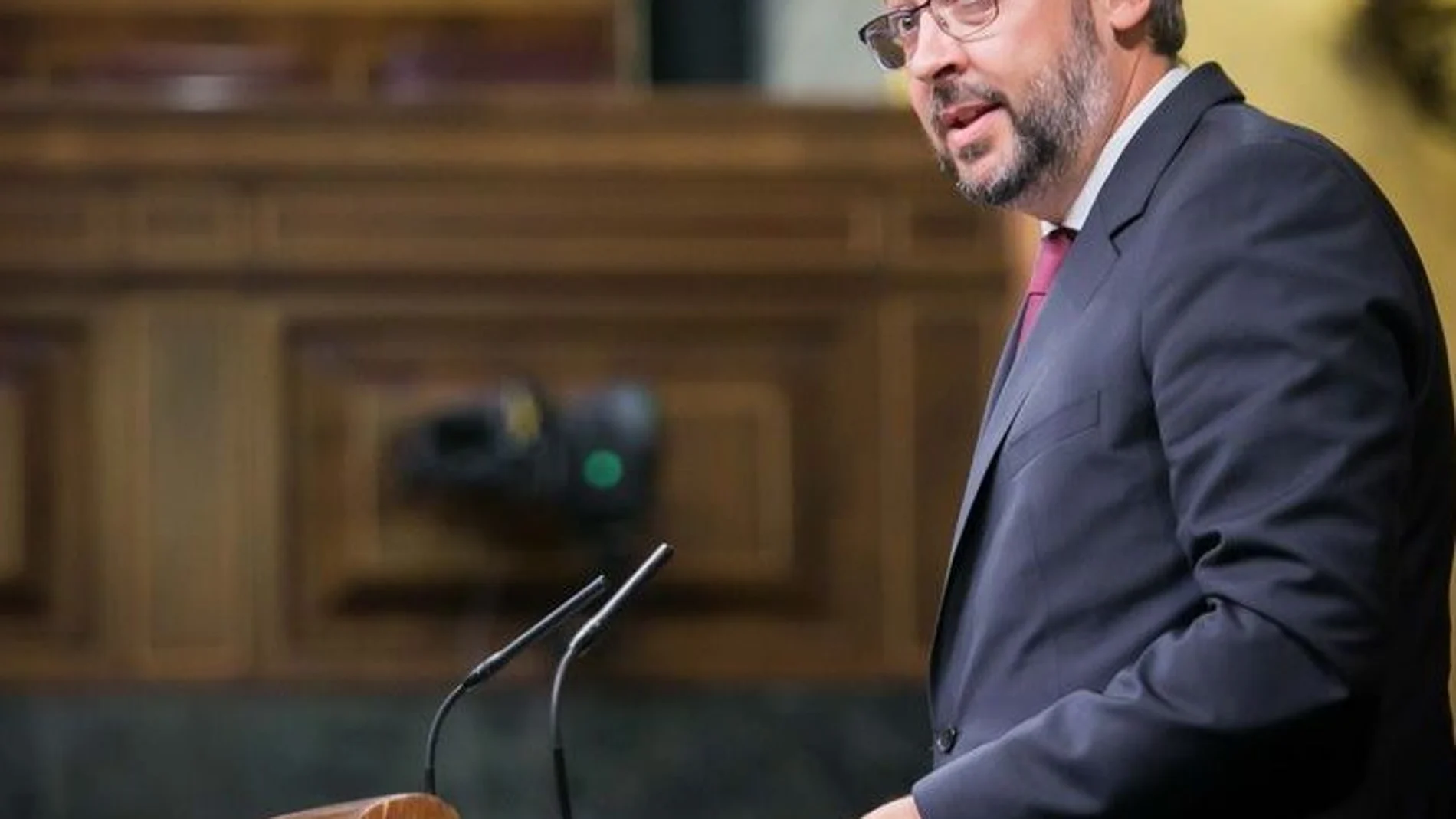 El portavoz Popular, Víctor Martínez, pidió ayer en el Congreso el debate de una reforma de aforados nacional