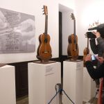 GRAFAND4511. GRANADA (ESPAÑA), 18/03/2019.- Parte de la exposición "Hacia un museo de la guitarra...de esta capital andaluza en la historia y la artesanía de la guitarra española. EFE/Miguel Ángel Molina