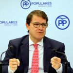 El presidente del Partido Popular de Castilla y León, Alfonso Fernández Mañueco, comparece en la sede regional del PP, para presentar una iniciativa relacionada con los trabajadores de la Administración
