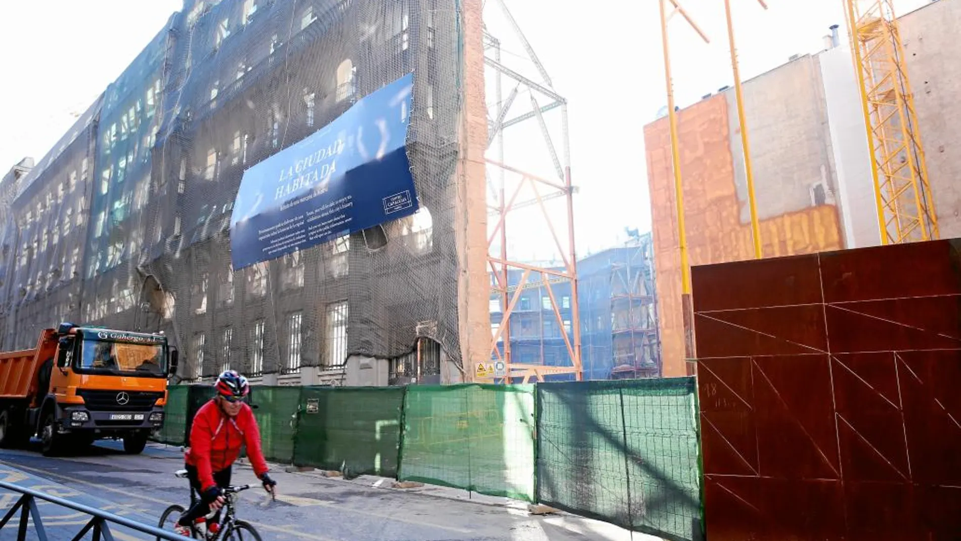 Las obras de la manzana de Canalejas se enfrentan otra vez a un nuevo contratiempo después de que se le suspendiera su paralización