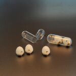 La cápsula de medicamento que podría usarse para administrar dosis orales de insulina