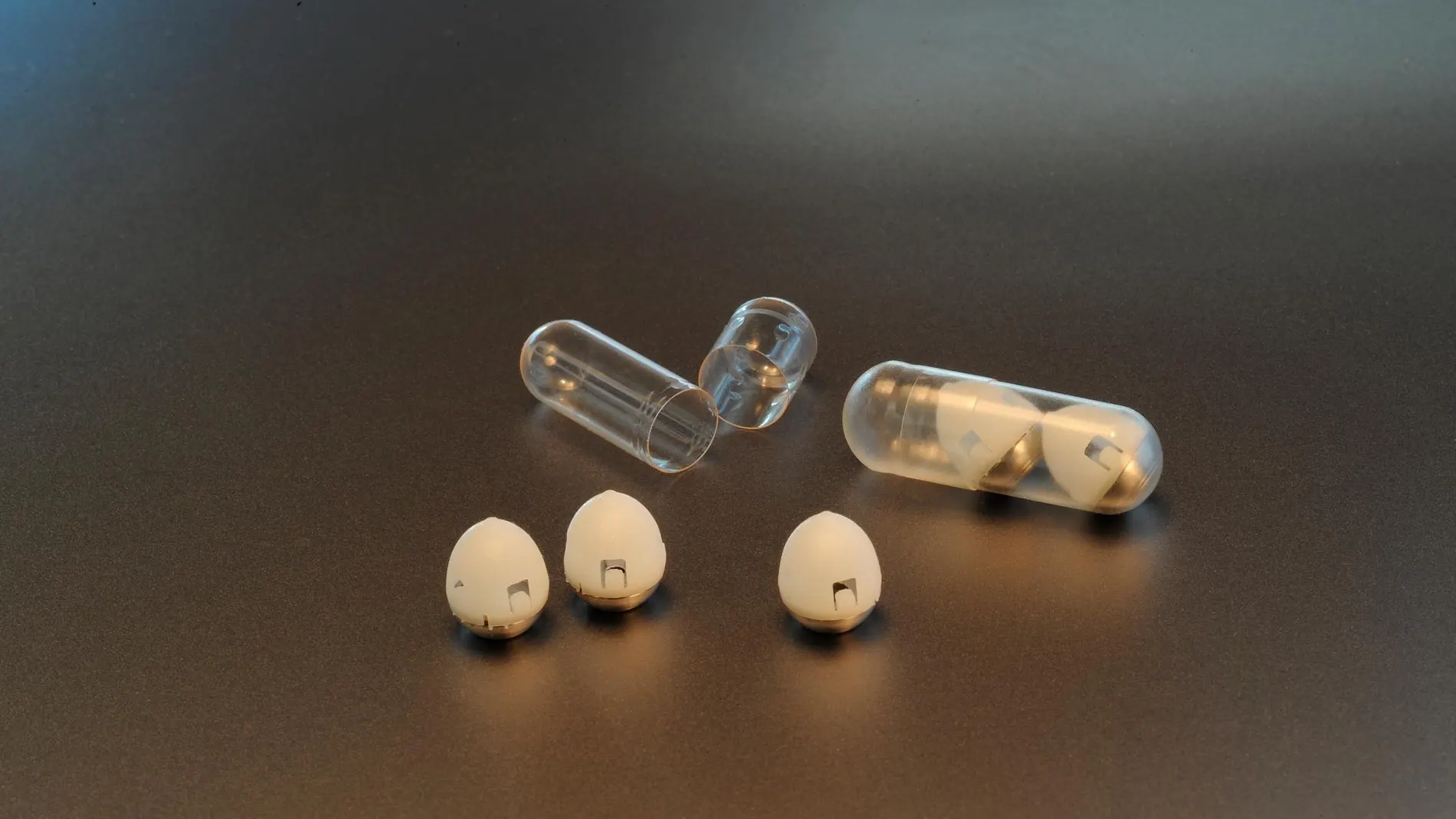 La cápsula de medicamento que podría usarse para administrar dosis orales de insulina
