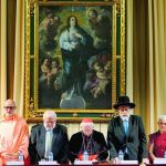 El cardenal arzobispo de Valencia, Antonio Cañizares (en el centro) presidiendo el acto junto a otros líderes religiosos