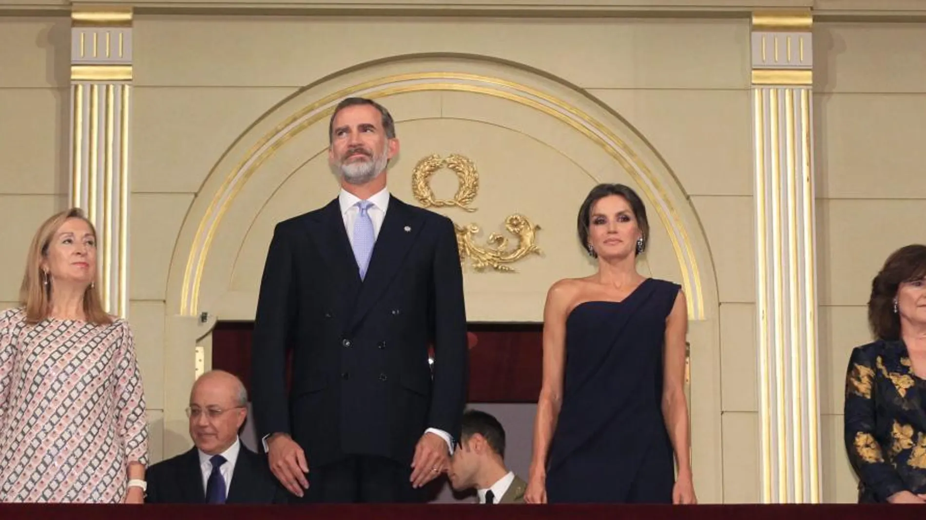 Los Reyes durante la inauguración de la temporada del Teatro Real/Foto: Efe