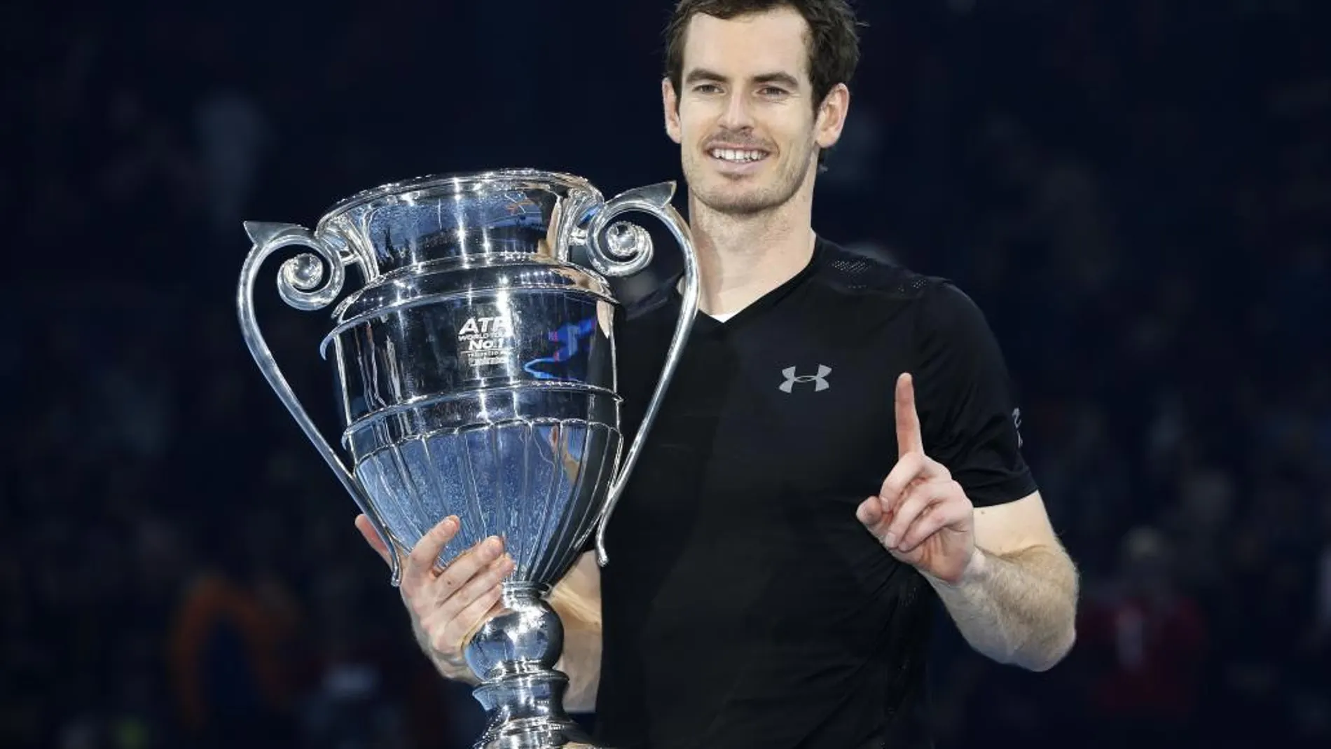 El británico Andy Murray celebra el triunfo que le permite acabas la temporada como número uno del mundo