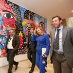 Pilar del Olmo llega al foro junto a Óscar Puente y Carlos Aganzo, entre otros
