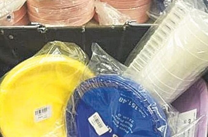 Francia dirá adiós a los platos y vasos de plástico en 2020