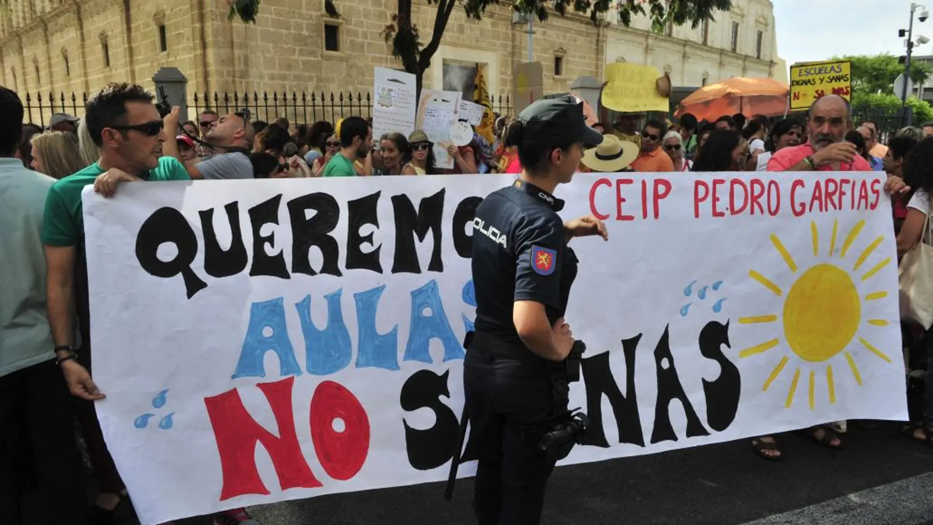 Las AMPA de Sevilla iniciaron las movilizaciones antes de la ola de calor