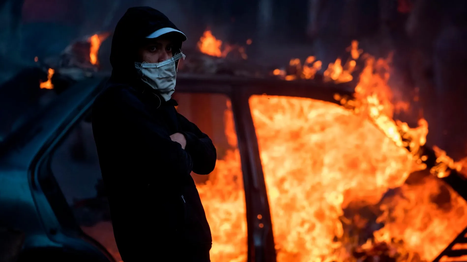 Disturbios en Caracas después de que el régimen de Maduro sofocara el intento de alzamiento militar