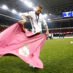 Sergio Ramos celebra la victoria del Real Madrid en la final de la Champions ante la Juventus (4-1) en Cardiff en 2017. Reuters / Carl Recine Livepic