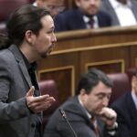 El secretario general de Podemos, Pablo Iglesias, durante su intervención hoy en la sesión de control en el Congreso.