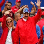 Nicolás Maduro y su esposa, Cilia Flores, durante la marcha chavista del sábado