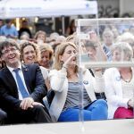 Puigdemont, junto Marta Pascal, ayer en el acto de campaña «Sí al mejor país» en Barcelona