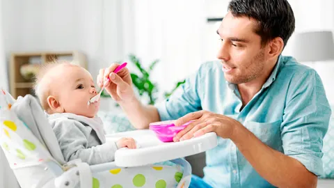 Con la última subida del permiso de paternidad a 8 semanas, España cierra la brecha con respecto al resto de países de la OCDE, cuya media se sitúa en 8,2