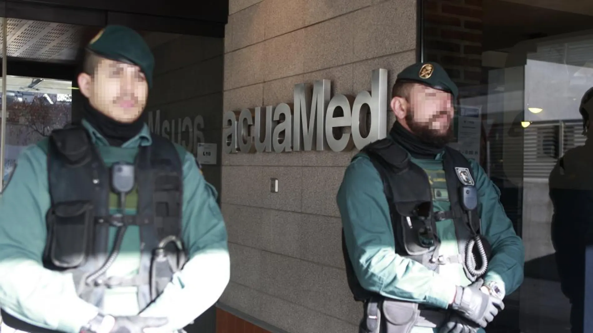 La Guardia Civil está registrando la sede de la empresa Aguas de las Cuencas Mediterráneas (Acuamed)