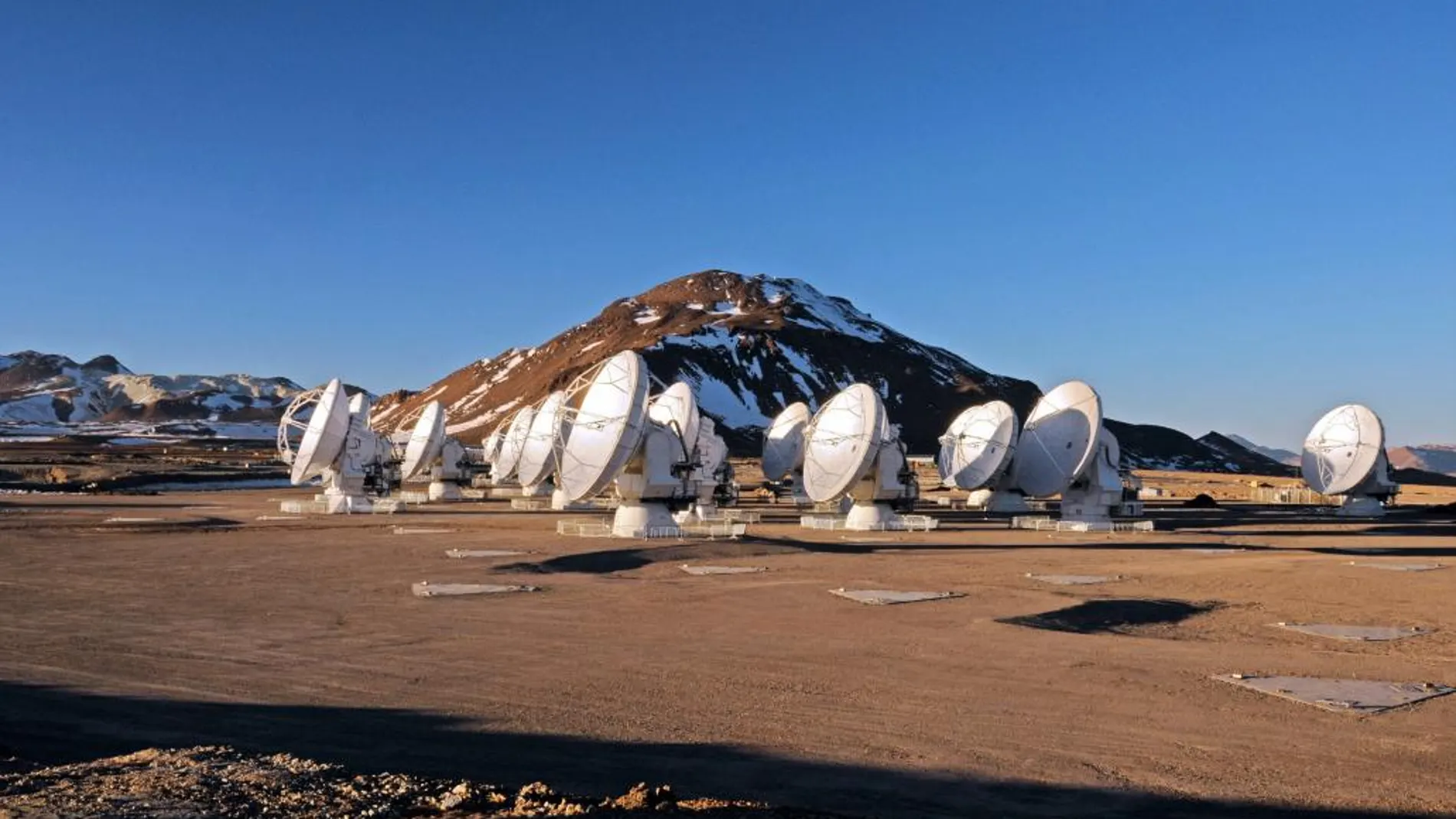 Vista general del complejo de telescopios ALMA