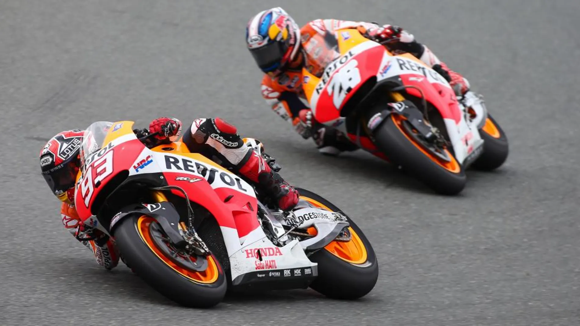 Los pilotos Repsol Honda de MotoGP Marc Márquez y Dani Pedrosa