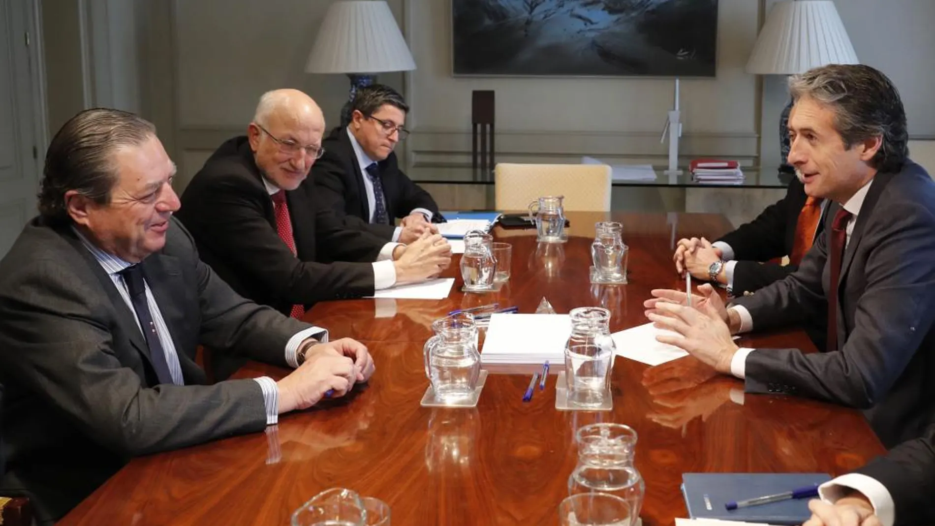 Vicente Boluda y Juan Roig se reunieron ayer con el ministro Íñigo de la Serna
