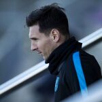 El delantero argentino del FC Barcelona, Leo Messi, durante el entrenamiento que el equipo azulgrana realizó ayer