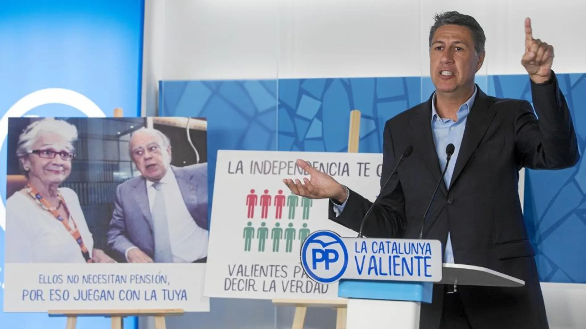 «Ellos no necesitan pensión, por eso juegan con la tuya», dice la campaña del PP presentada ayer por García Albiol con los Pujol como protagonistas
