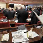 Los obispos españoles rezan ayer la Hora Intermedia antes de empezar su Asamblea Plenaria