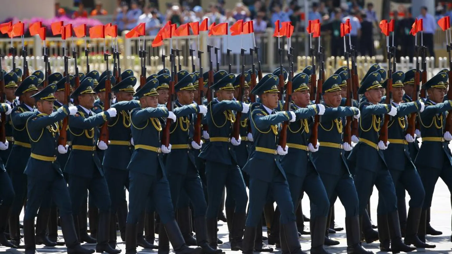 Desfile militar para conmemorar los 70 años desde el final de la Segunda Guerra Mundial en Asia.