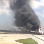 Iamgen de video del fuego del avión de la compañía estadounidense Dynamic Airways