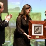 El presidente de la Junta, Juan Vicente Herrera y la consejera delegada Adriana Ulibarri entregan el premio a la trayectoria a José María Ruiz del restaurante José María de Segovia