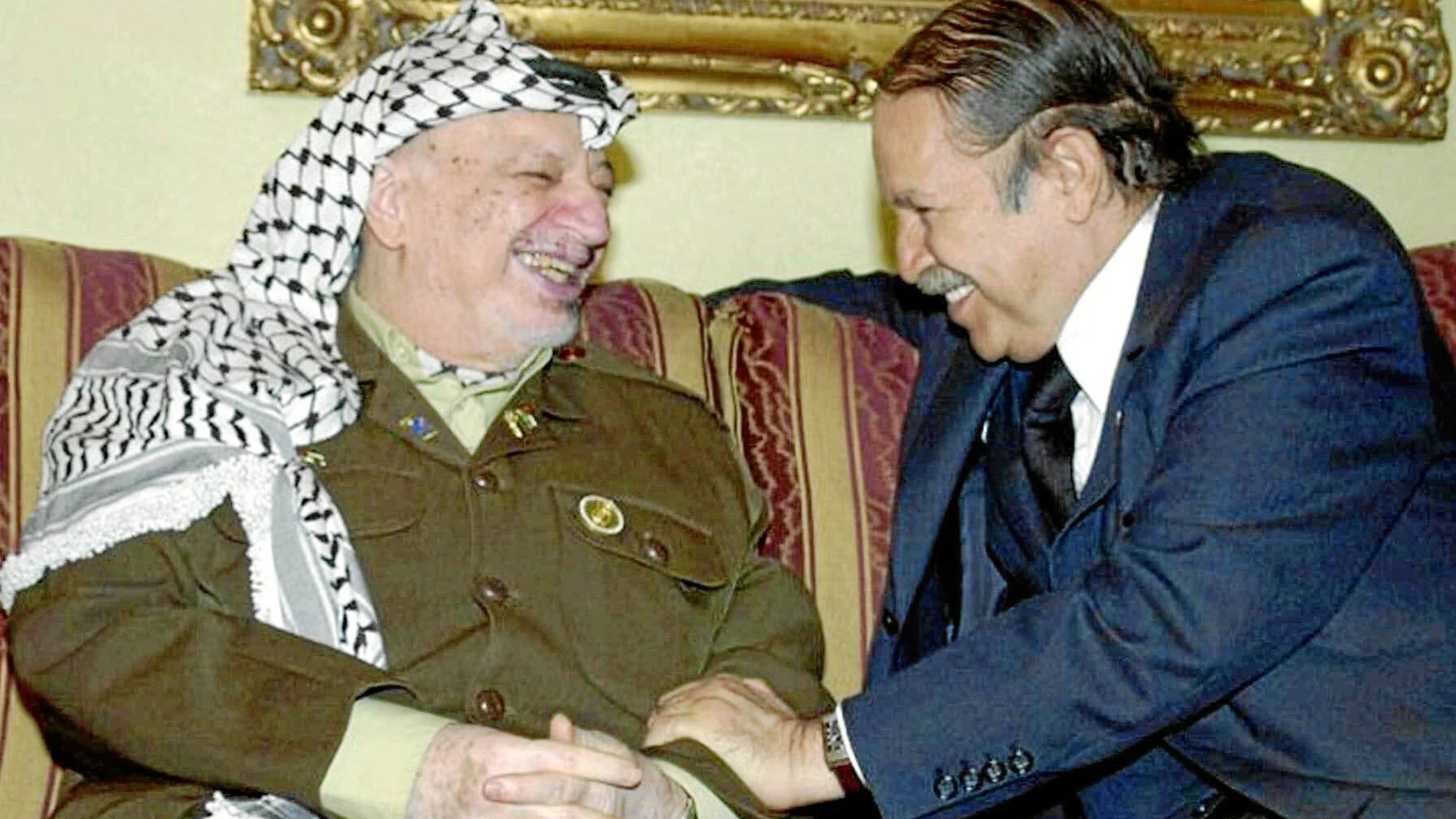 Buteflika con el líder palestino, Yaser Arafat