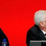 El líder laborista, Jeremy Corbyn, y el canciller en la sombra (ministro de Economía) laborista, John McDonnell, durante un acto de su partido ayer en Liverpool