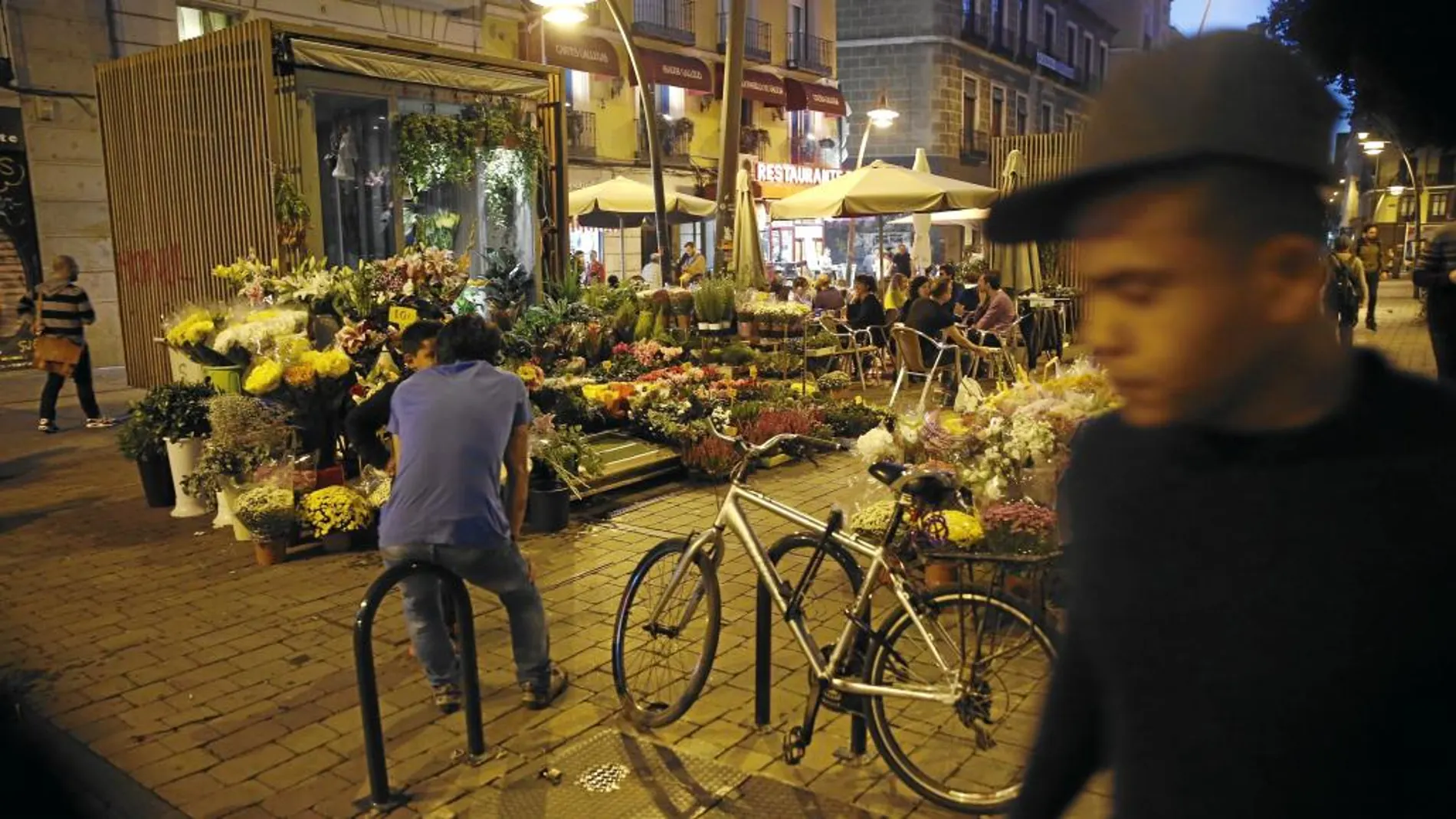 Los floristas de Tirso de Molina tienen orden judicial para dejar sus puestos el próximo 21 de noviembre