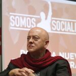El diputado socialista Odon Elorza participa esta tarde en un encuentro con militantes organizado por la Plataforma de Apoyo a Pedro Sánchez.