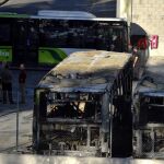 Seis autobuses de la empresa de transporte público Bizkaibus han quedado completamente calcinados y otros dos parcialmente quemados