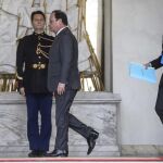 El presidente galo, François Hollande y el primer ministro francés, Manuel Valls, tras el Consejo de Ministros celebrado en el Palacio del Elíseo en París