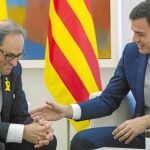 El presidente del Gobierno, Pedro Sánchez, y el de la Generalitat, Quim Torra, durante su reunión en Moncloa el pasado 9 de julio / Efe