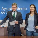 Reunión entre el alcalde de Burgos, Javier Lacalle, y la portavoz del Grupo Popular del Ayuntamiento de Vitoria, Leticia Comerón
