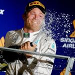 Nico Rosberg celebra su victoria en el Gran Premio de Singapur.