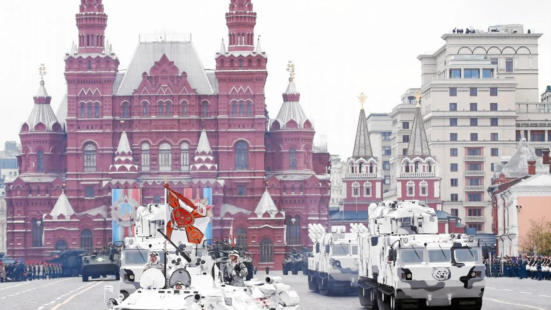 Sistemas antiaéreos del Ártico conocidos como Tor-M2DT y Pantsir-SA durante los desfiles celebrados en 28 ciudades rusas