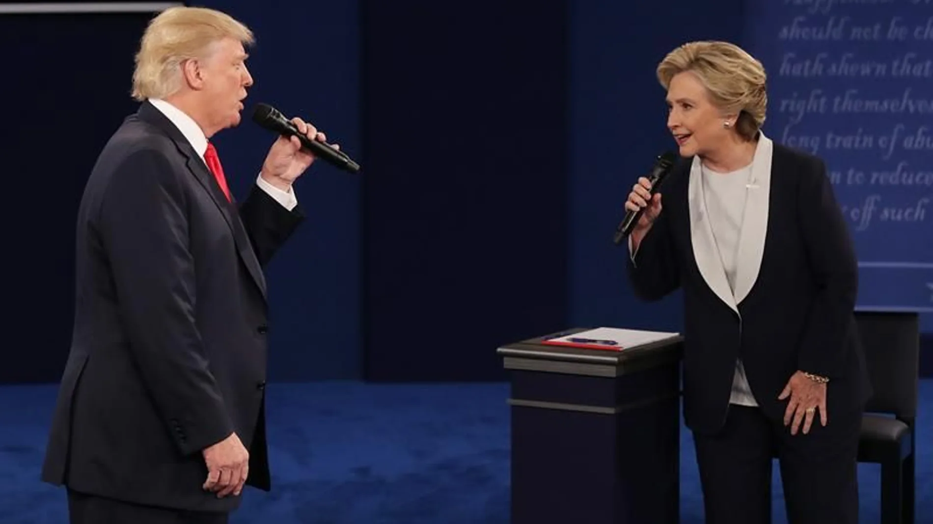 Donald Trump y Hillary Clinton durante el debate