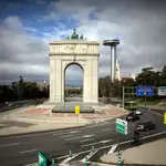 El Arco de la Victoria se encuentra a la entrada de Madrid desde la carretera de La Coruña