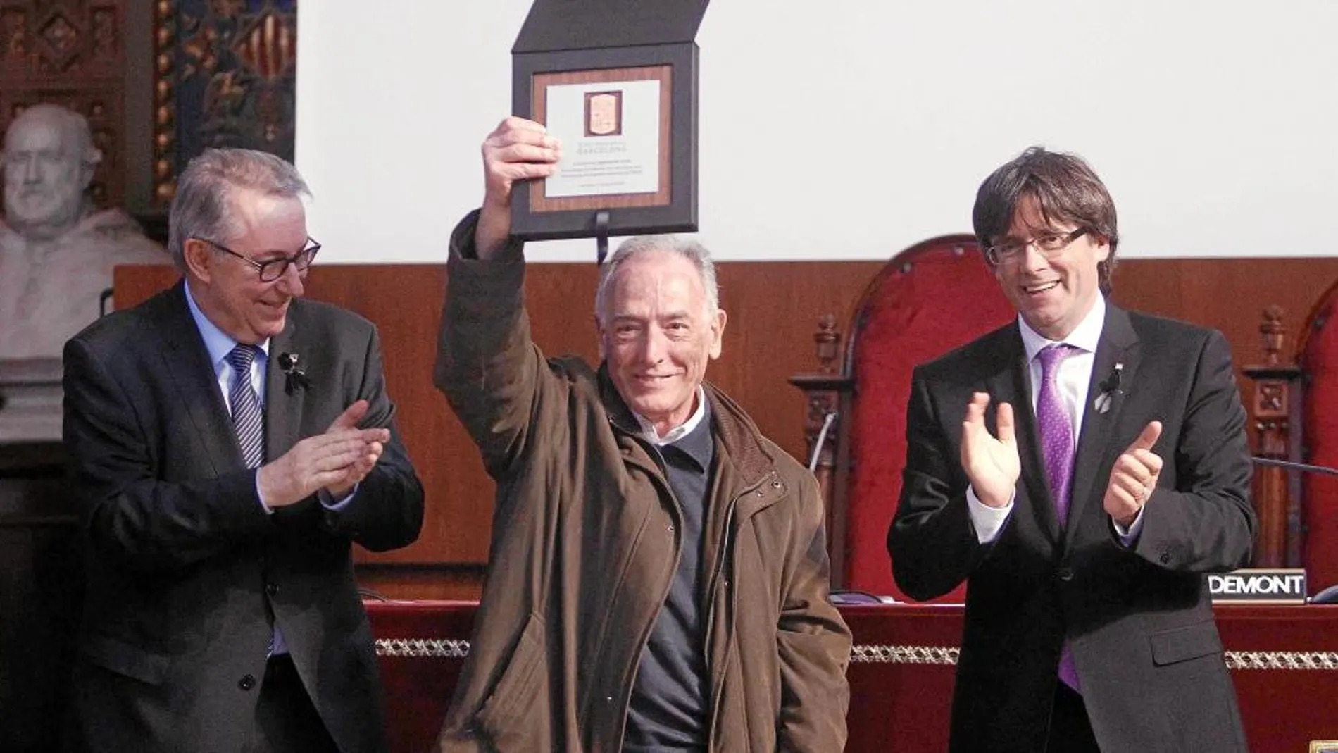 El rector de la UB firmó un documento para revocar las sanciones a estudiantes