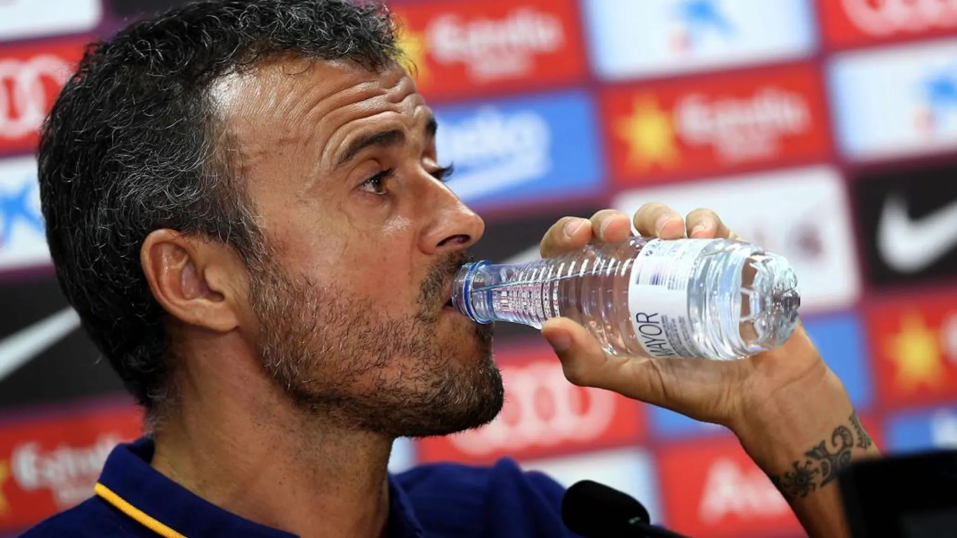 El entrenador del FC Barcelona, Luis Enrique, durante la rueda de prensa posterior al entrenamiento