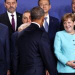El presidente de EEUU, Barack Obama (c), en presencia del presidente del Gobierno, Mariano Rajoy (i) y la canciller alemana, Angel Merkel (d), entre otros