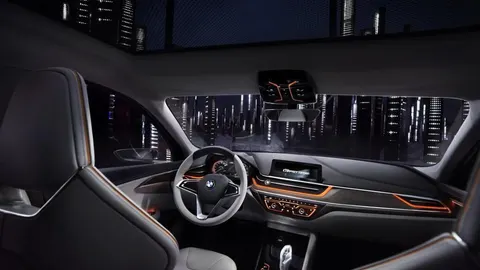 El diseño interior es similar al del Serie 1.